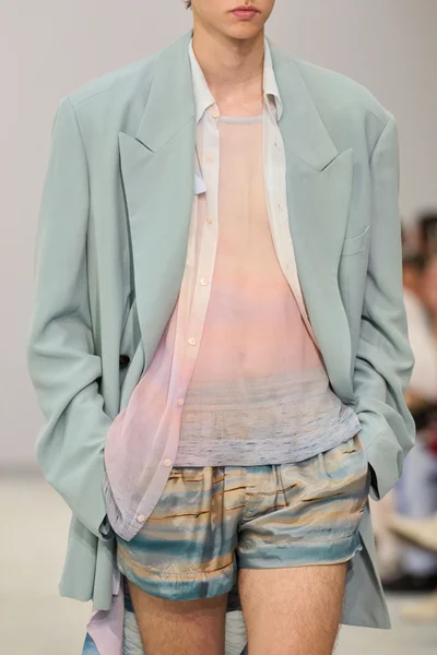 Look 48